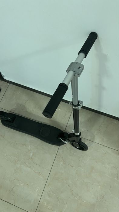 Детский электро-самокат