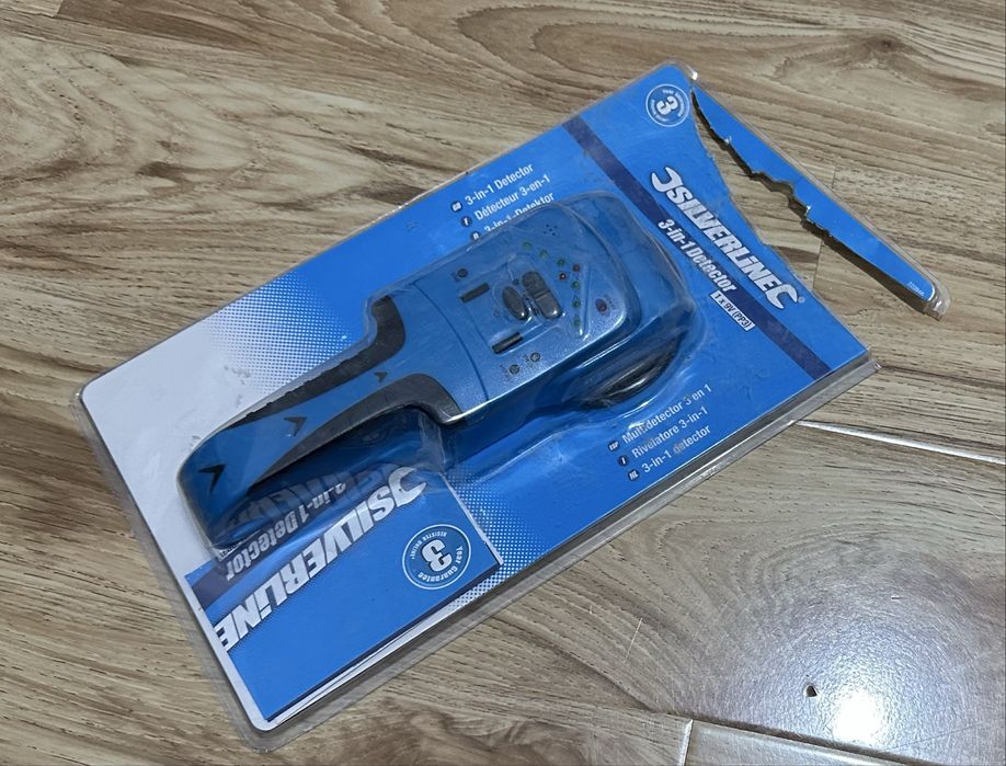 Detector 3-in-1 Silverline (cuie de lemn, metal, curent electric)