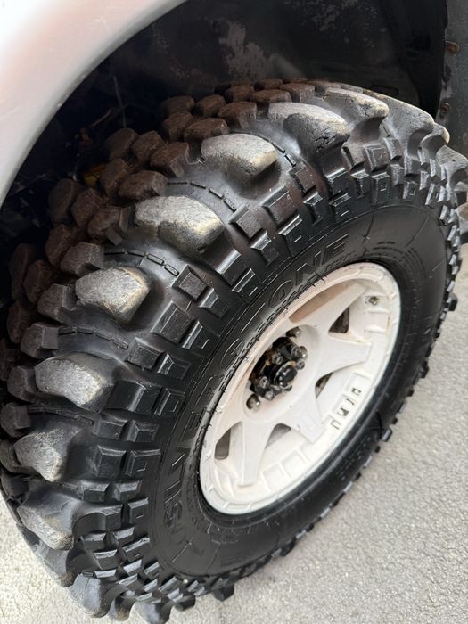 Silverstone 35x10.5x16