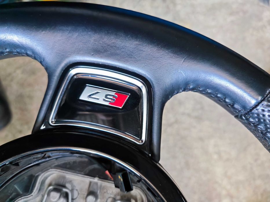 ТОП! Волан Audi A7 S7 4G F1 спортни пера в много добро състояние