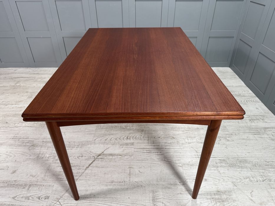 Разтегателна трапезна маса от 60-те Д1145