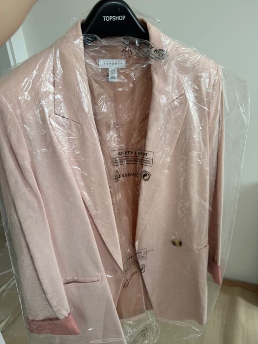 Елегантно сако на марката TopShop