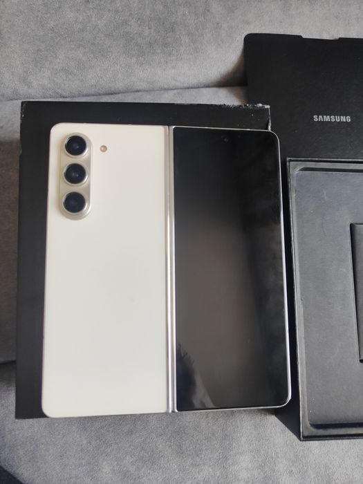 Смартфон Samsung Galaxy Z Fold 5