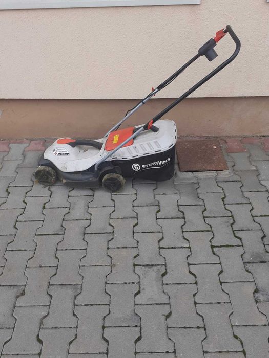 Masina de tuns iarba Sterwins 30 L