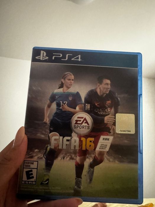 GTA 5 Premium Edition +FIFA 17+ FIFA 16 toate pentru PS 4