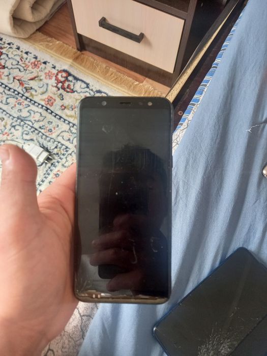 Телефоны неробочие естт и рабочие
