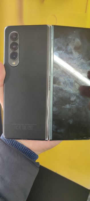 Продам Самсунг Z Fold 3.