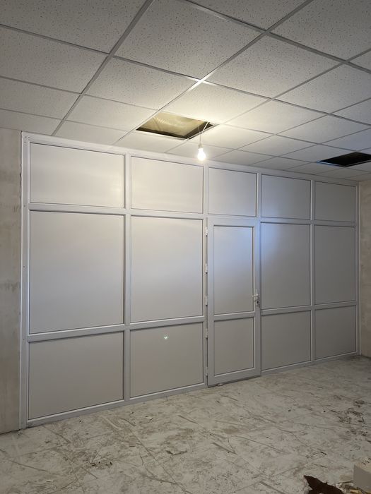 Пластиковые перегородки двери окна балконы