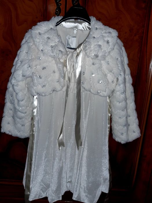 Детское платье на 3-4 года.