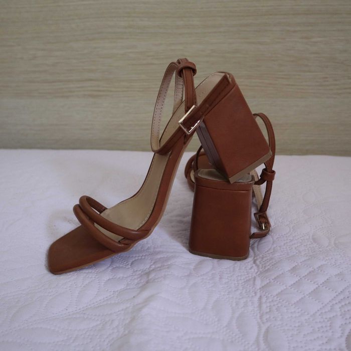 Летни сандали с широк ток и обувки с платформа