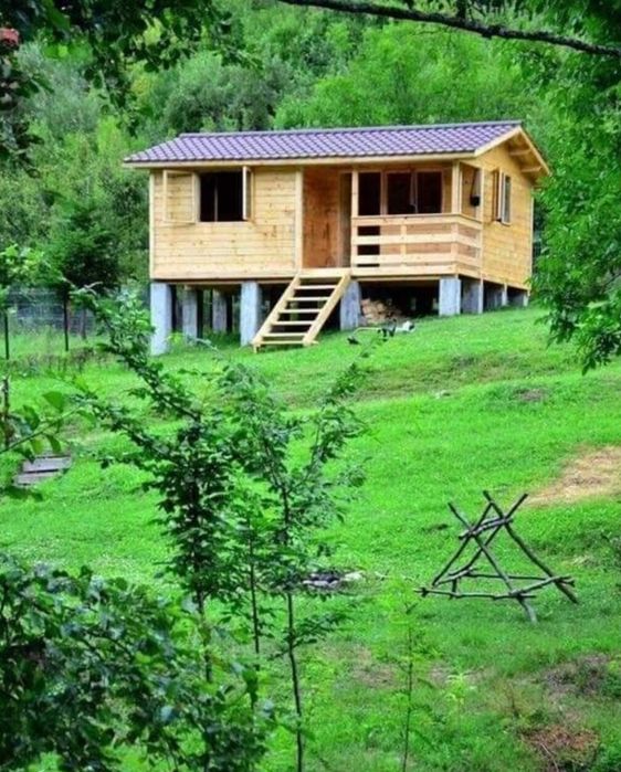 Vindem case pe structură de lemn sau pe structură metalică