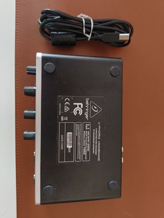Аудио интерфейс Behringer UMC204HD