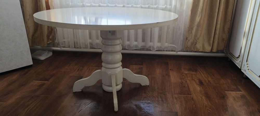 Стол красивый 120 см диаметр