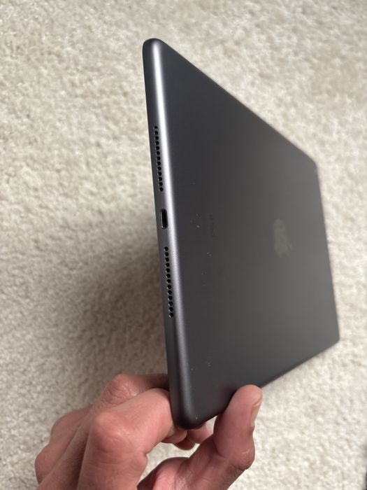 Ipad gen a-7-a 32 GB ,stare f buna ,model A2197