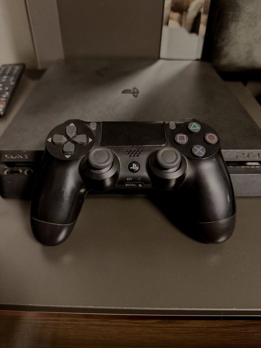 PS 4 Slim Перфектно Състояние
