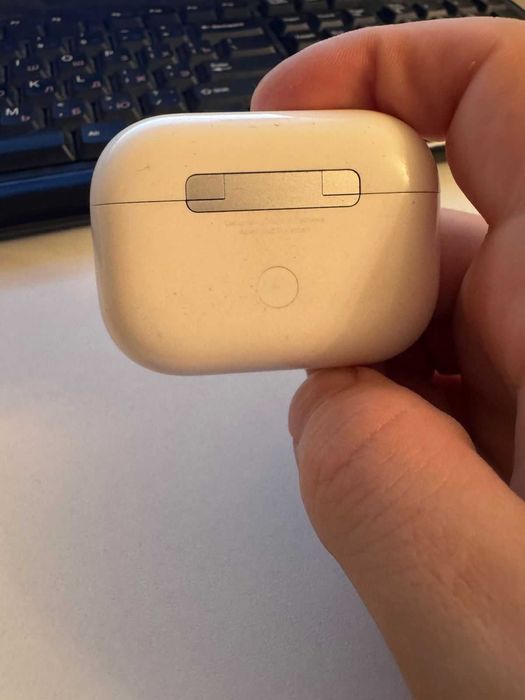 Продам кейс от AirPods Pro 2