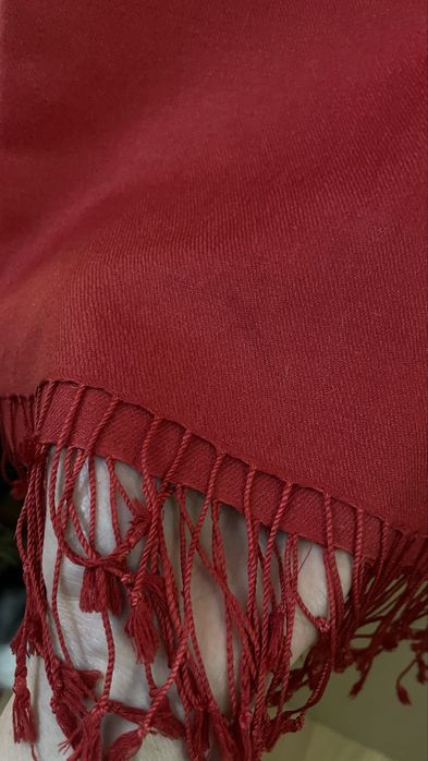 Продам пашмину красного увета. Шерсть/ шелк