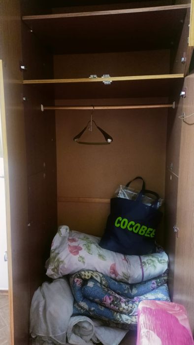 Диван и шкаф отдам бесплатно