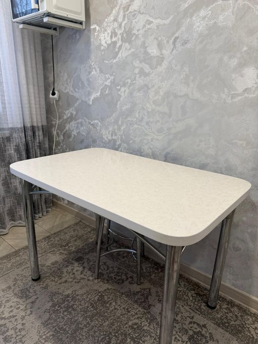 Продам Стол кухонный