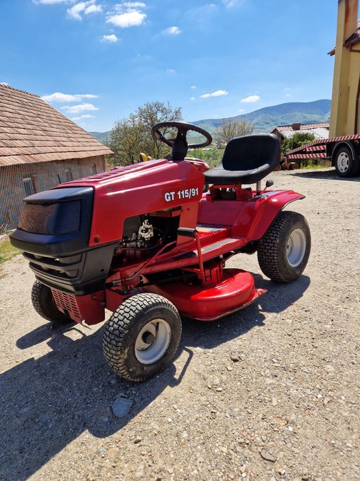 Tractoras de tuns iarba