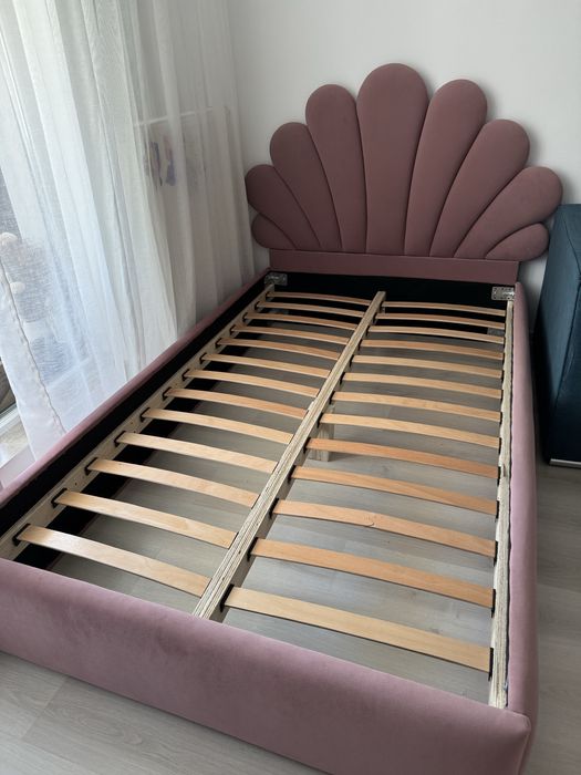 Vand pat tapitat roz