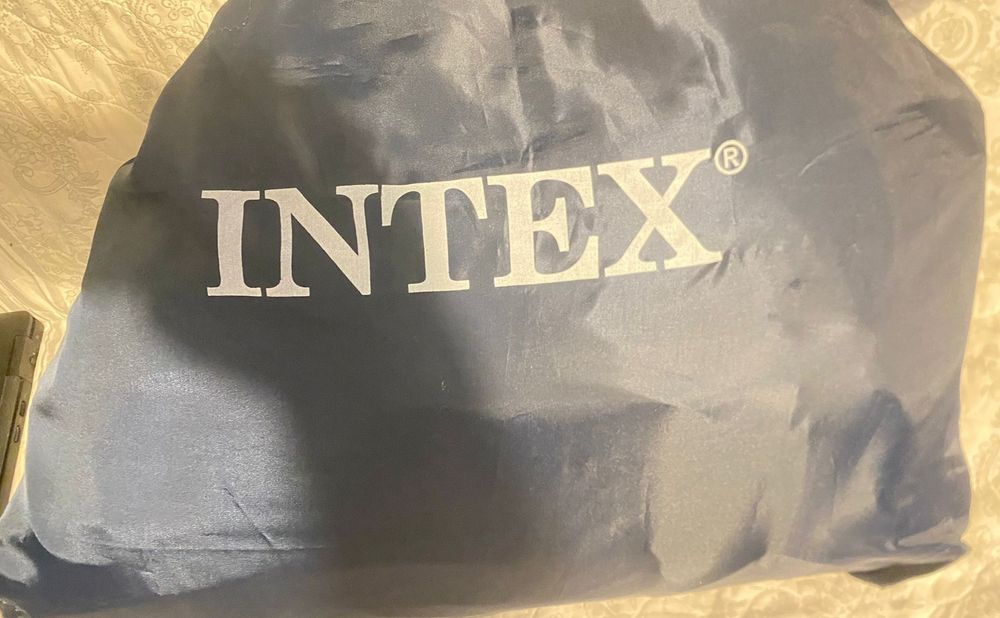 Pat gonflabil Intex Queen Ultra Plush