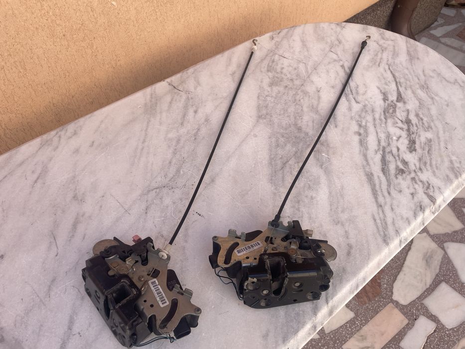 Broasca usa Stinga Dreapta fata Mercdes Vito-Viano w639