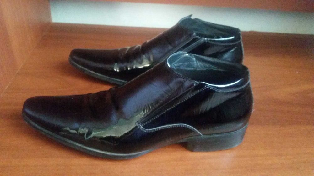 Продам мужские ботинки