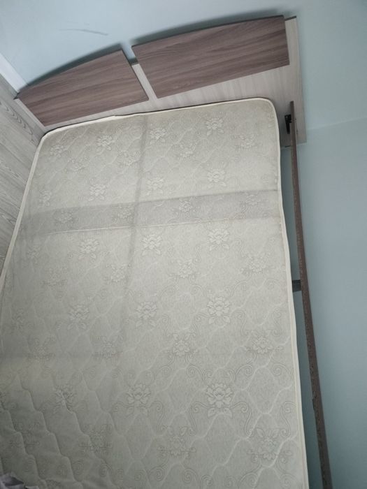 Продается двуспальная кровать