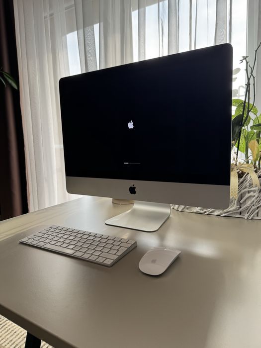 iMac 21.5" Retina 4K 2019 — i5 3 GHz, Radeon Pro 560X, 1TB Fusion Drive