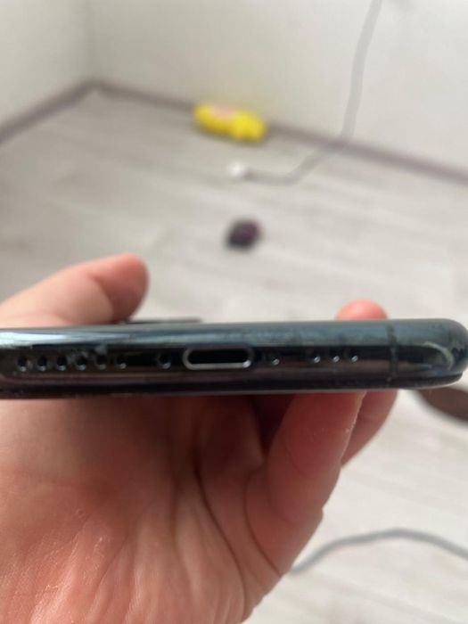 Продам айфон 11про