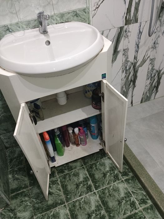 Пвц  шкаф за баня 60 см и горен мдф 60 см