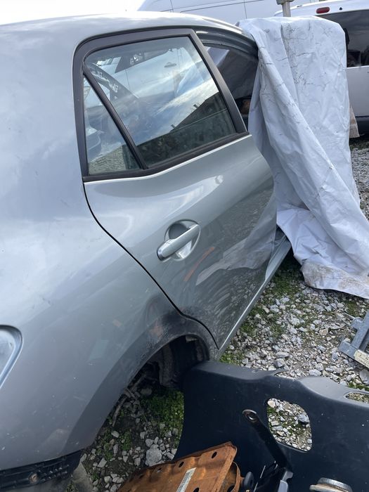 Toyota Auris 2008/9 Задна багажна врата и задна дясна