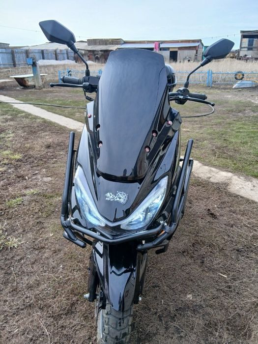 Продам макси скутер 150