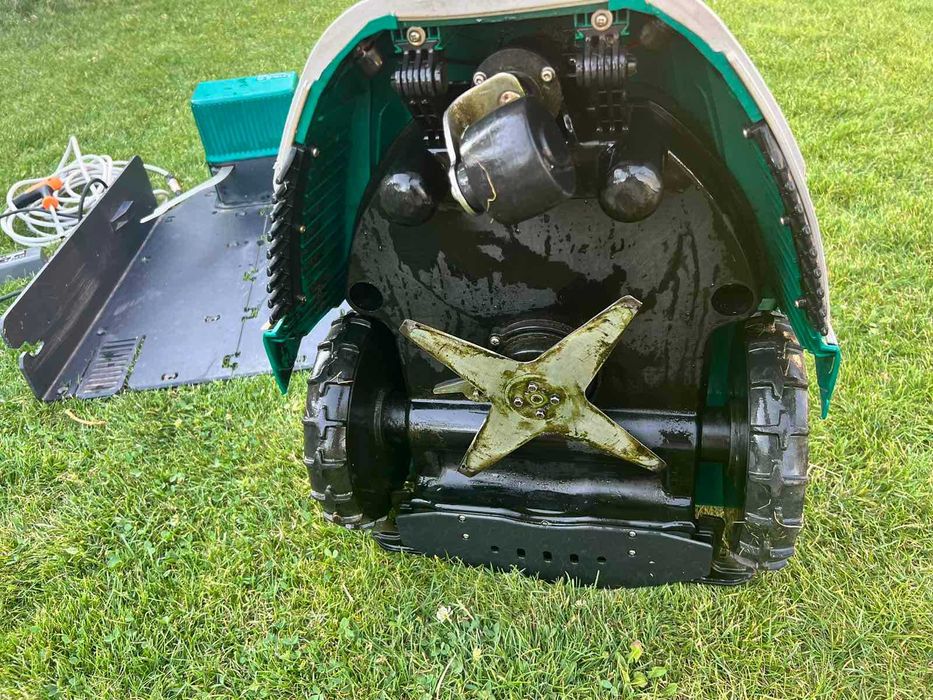 Косачка робот Ambrogio L30Deluxe