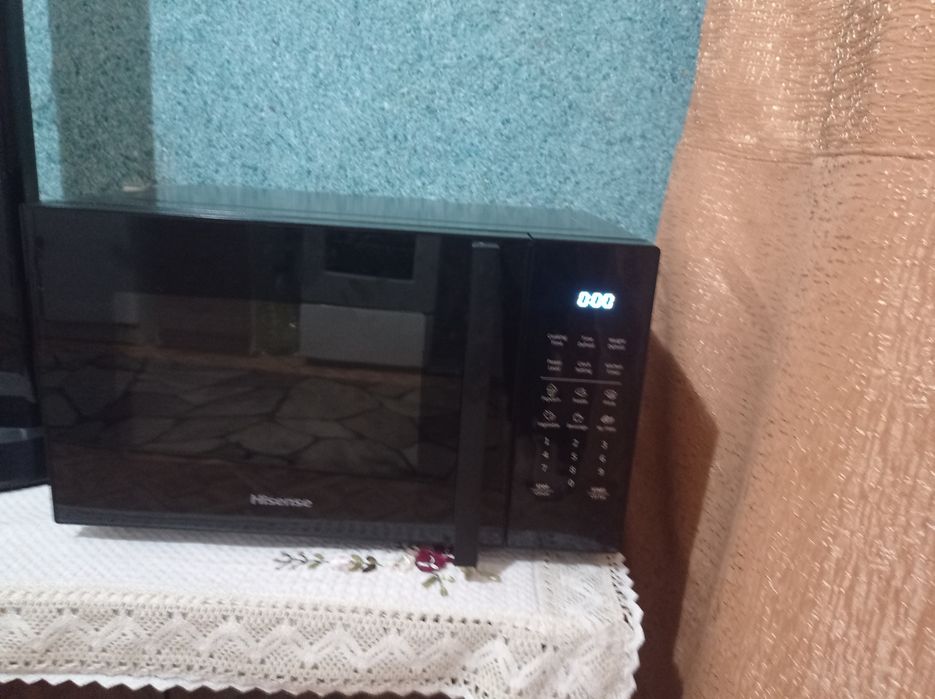 Продаю телевизор хайсенэнс