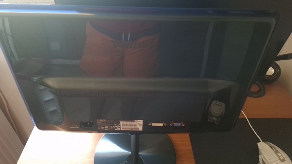 LED монитор Philips