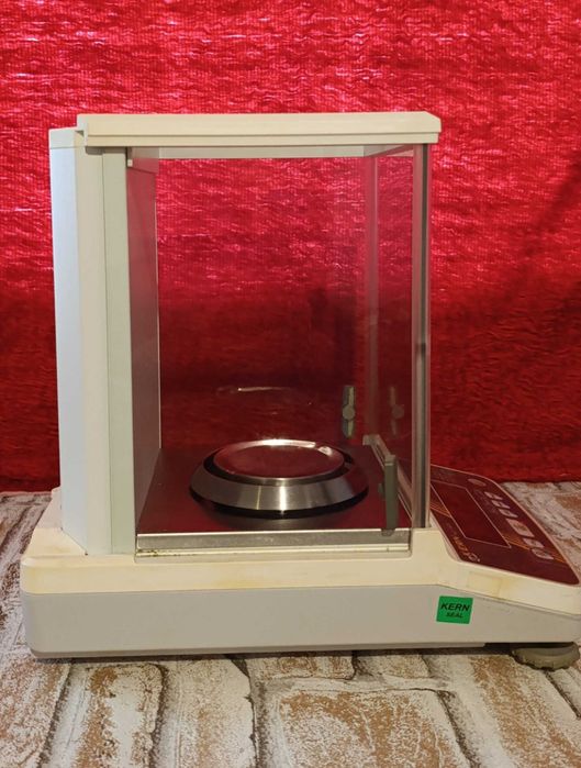 Керн Аналитична везна