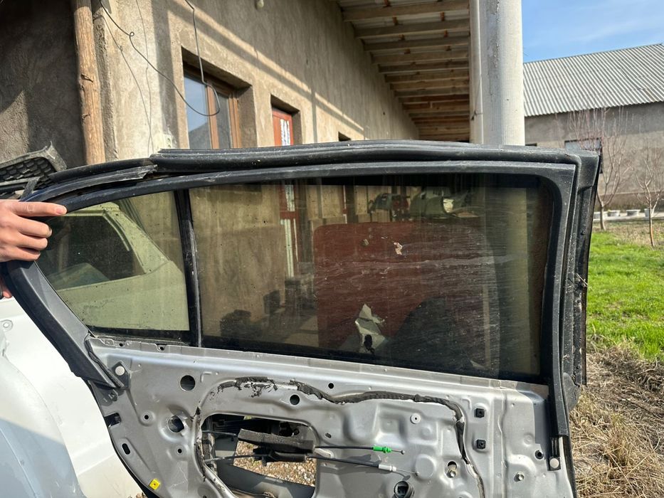 LEXUS двер артқы жақтағы екі есігі