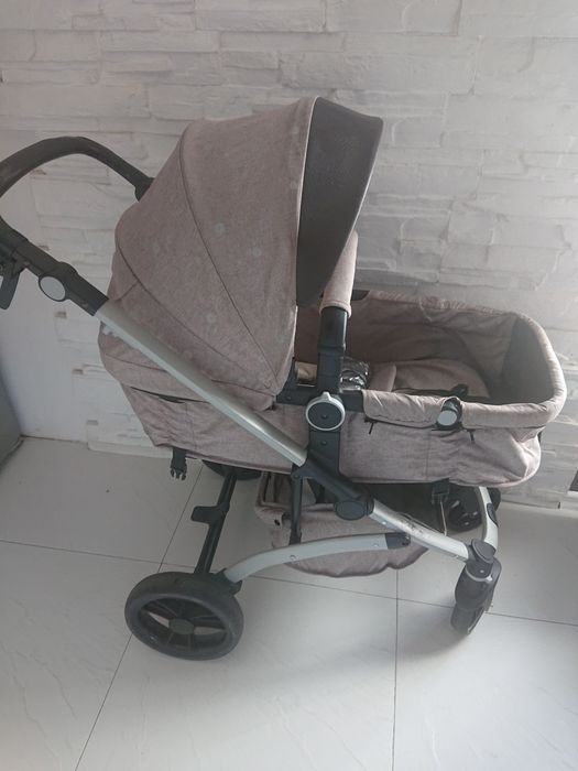 Продавам детска количка