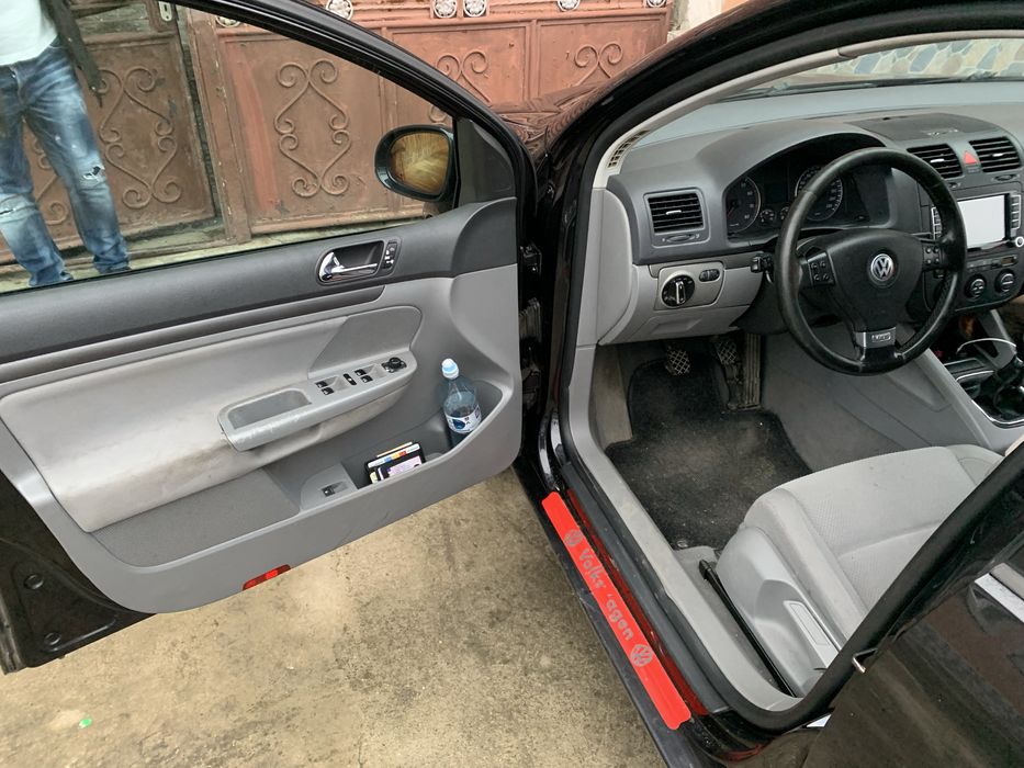 Vand sau schimb Golf 5