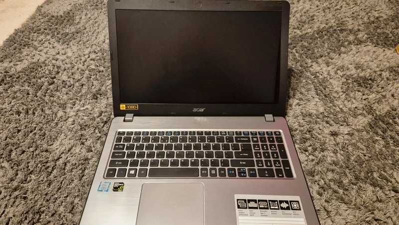 Vand laptop- Acer Aspire F5-573 (Model N16Q2) —