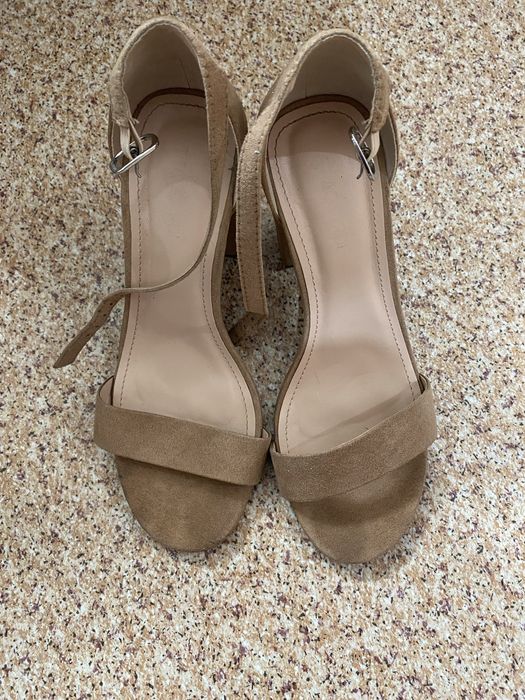 Туфли  женские  продам