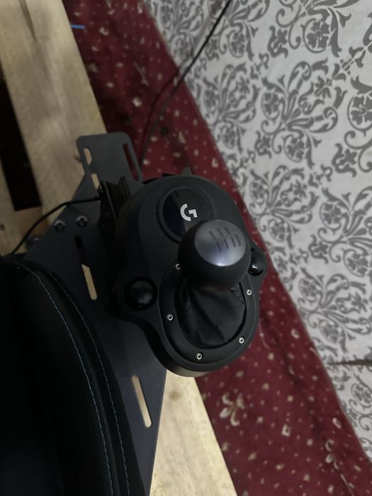 Volan PS g29 cu schimbator si pedale