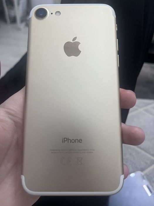продам iphone 7  ь