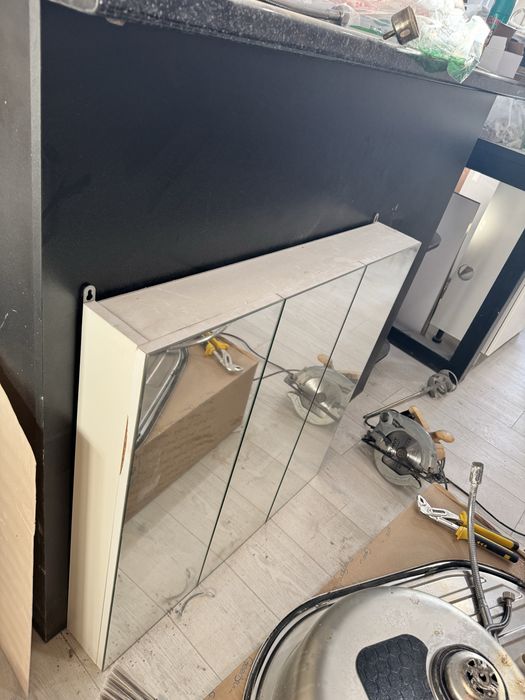 Зеркало со шкафами