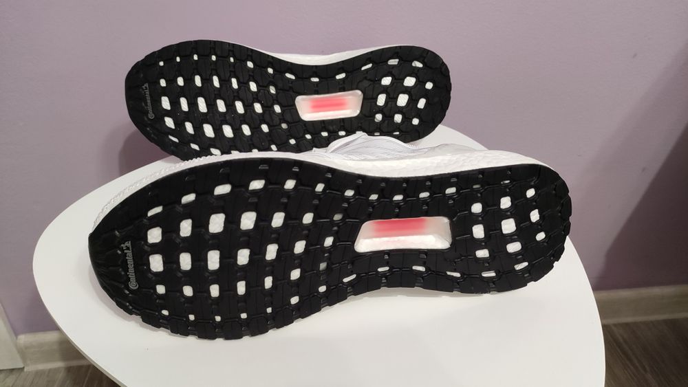 Нови мъжки маратонки Adidas Ultraboost 20 номер 42