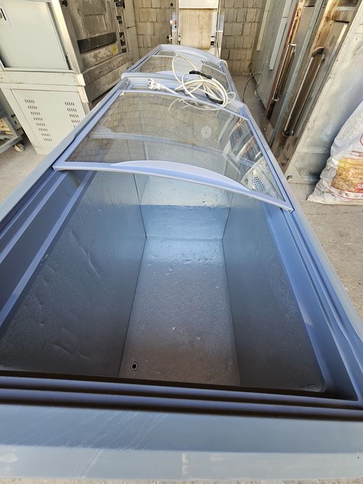 Xoladelnik 6 eshik 4 eshik va marazilka bor