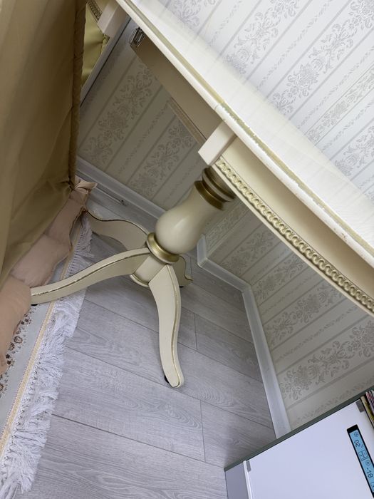 Стол, фирма Юта, Россия