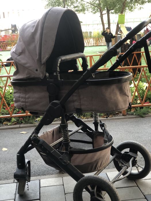 Коляска детская продаю срочно